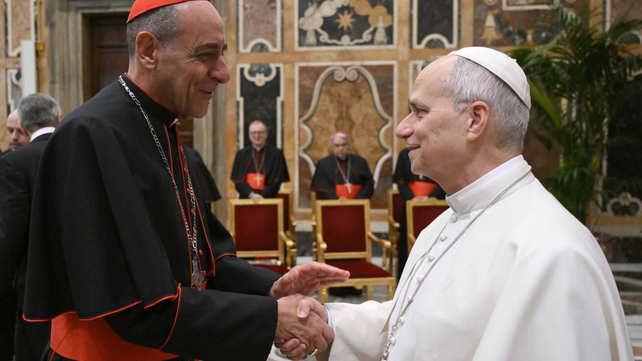 image:Image Kardinál Víctor Fernández na úvod připomněl účastníkům plenárního zasedání svého úřadu slova: „Kde je pokora, tam je moudrost,“ a také slova papeže Lva XIV., že „nikdo nevlastní celou pravdu, musíme ji hledat společně“.