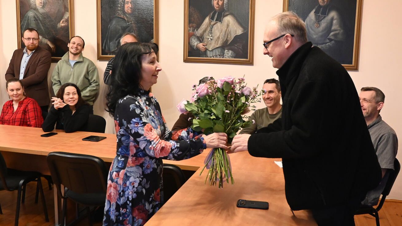 image:Image Při setkání se zaměstnanci biskupství Stanislav Přibyl hovořil o plánech na příští týdny a měsíce. Požádal své spolupracovníky, aby se v práci nenechali znepokojit jeho odchodem z Litoměřic.