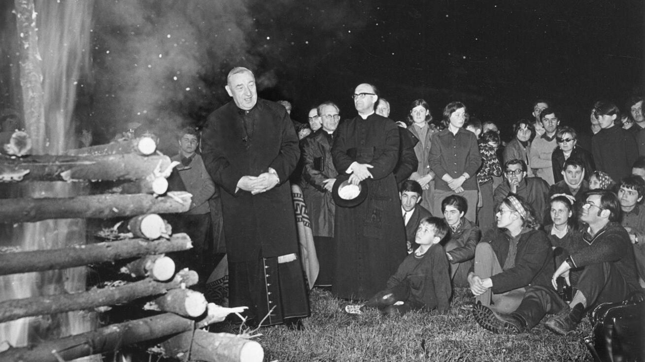 image:Image Štěpán Trochta (vlevo) v Jablonném v Podještědí v roce 1969.