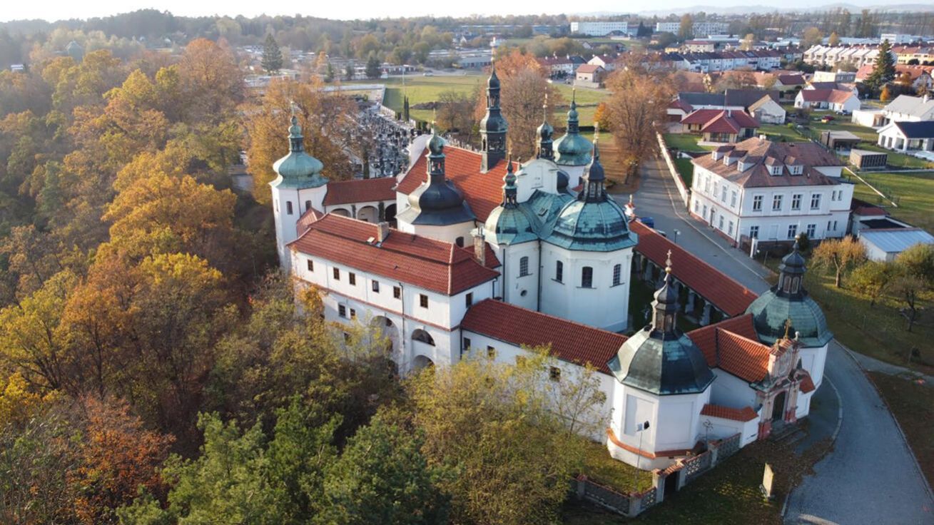 image:Image Poutní areál Klokoty.
