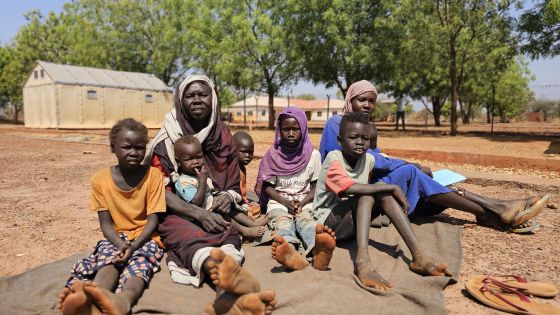 image:Image Utrpení místních prohlubuje nejhorší epidemie cholery za poslední roky. Boje, masové vysídlení a silné deště vytvořily ideální podmínky pro šíření této smrtelné nemoci. Zdravotnický systém v Súdánu je na pokraji kolapsu - více než 75 procent zdravotnických zařízení leží v troskách. Zasáhněme a zachraňme společně drahocenné životy, dokud není pozdě.
