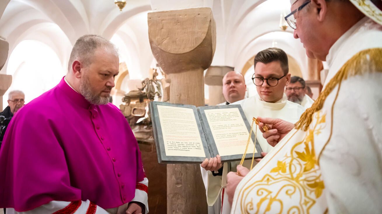 image:Image Nový čestný kanovník.