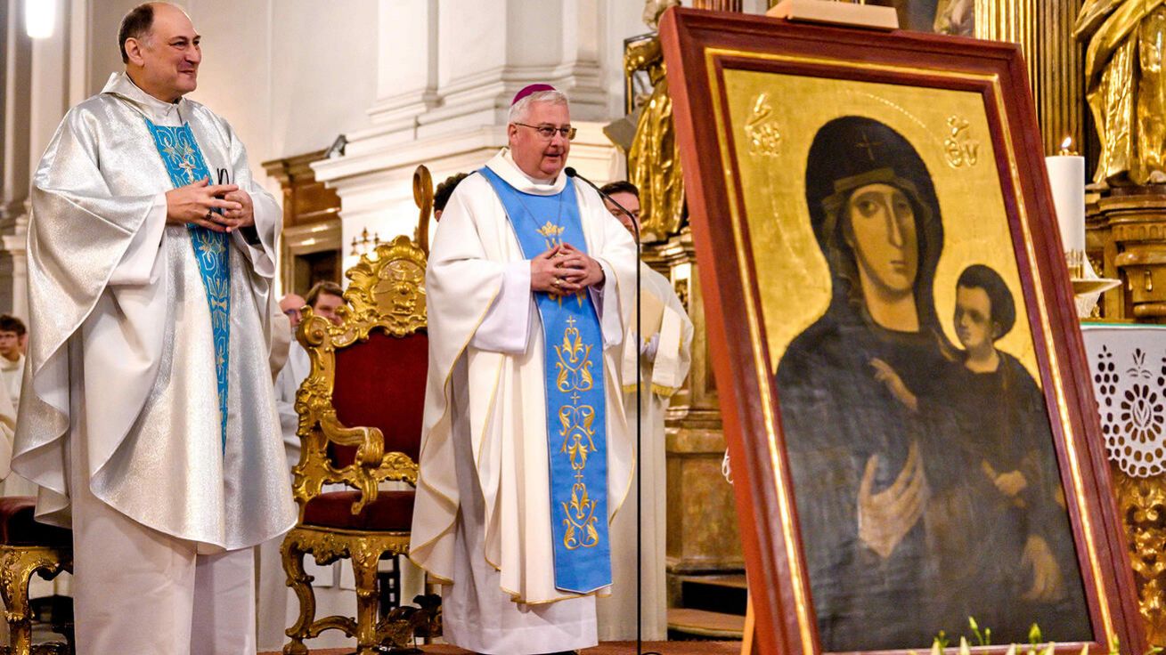 image:Image Pontifikální mši svatou sloužil biskup Pavel Konzbul.