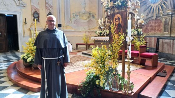 image:Image P. Sebastian Gruca a obraz sv. Františka.