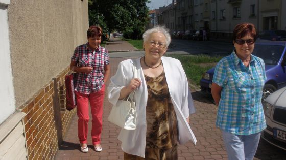 image:Image Helena Faberová mezi svými.