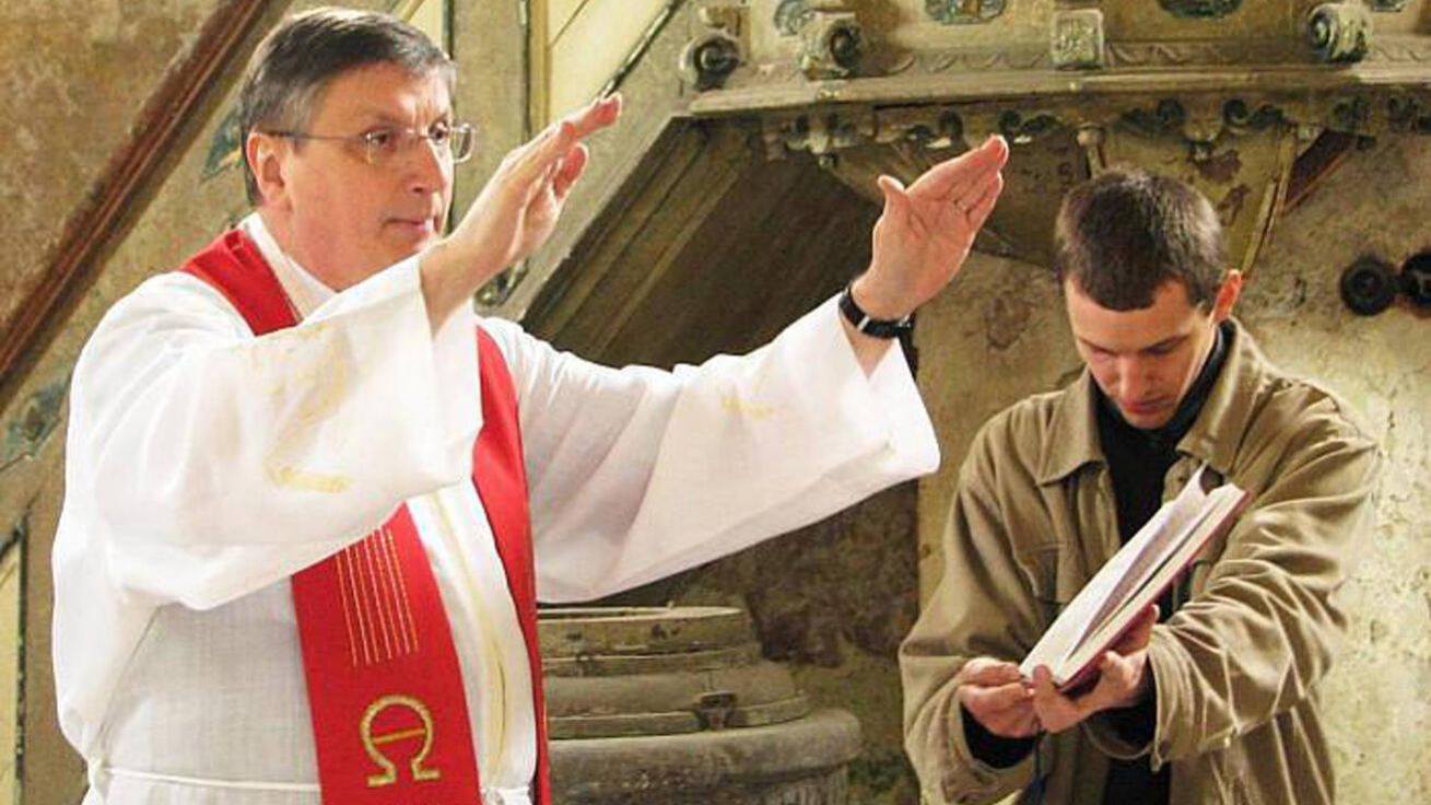 image:Image P. Šimáček s mladými lidmi z Jablonce nad Nisou, kteří přijeli do Příchovic.