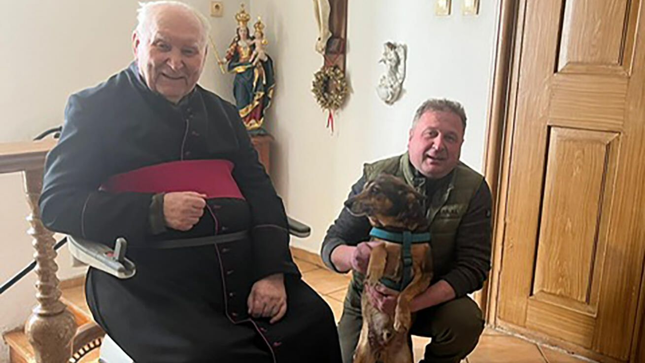 image:Image P. Vrba zkouší schodišťovou sedačku. „Odborný dohled