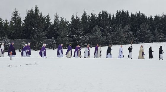 image:Image Z pohřbu.