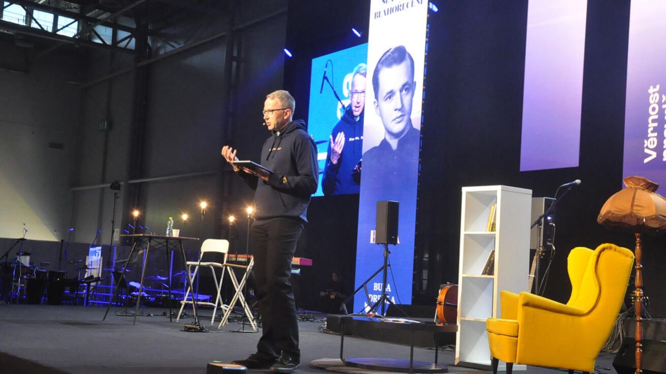 image:Image Dopolední přednášku měl P. Josef Prokeš, farář z Vodňan.