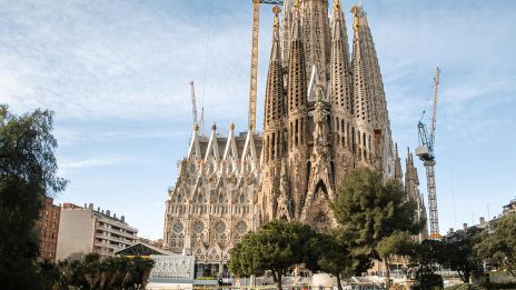 image:Image Sagrada Família zvedá zrak k Bohu