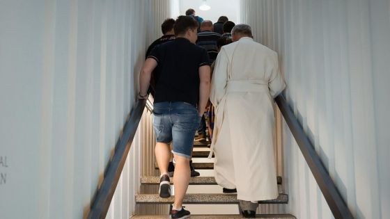 image:Image Starý svět se zhroutil, nový však ještě není vidět.