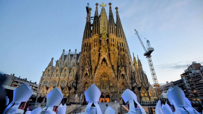 image:Image Papež požehnal dominantu Barcelony