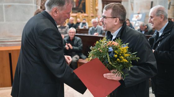 image:Image Jiří Lodr s biskupem Tomášem Holubem.