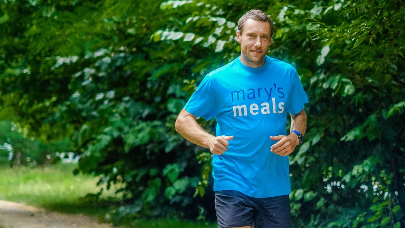 image:Image Ondřej se stal ambasadorem letošní dubnové sportovní výzvy Mary’s Meals. Zaplacením registračního poplatku (459 Kč) účastníci uhradí jídlo pro jedno dítě na celý školní rok a jako dárek získají nákrčník s logem Mary’s Meals. Každý uběhnutý a zapsaný kilometr bude navíc sponzorován podobně jako v předchozích výzvách. Více informací na marysmeals.cz.