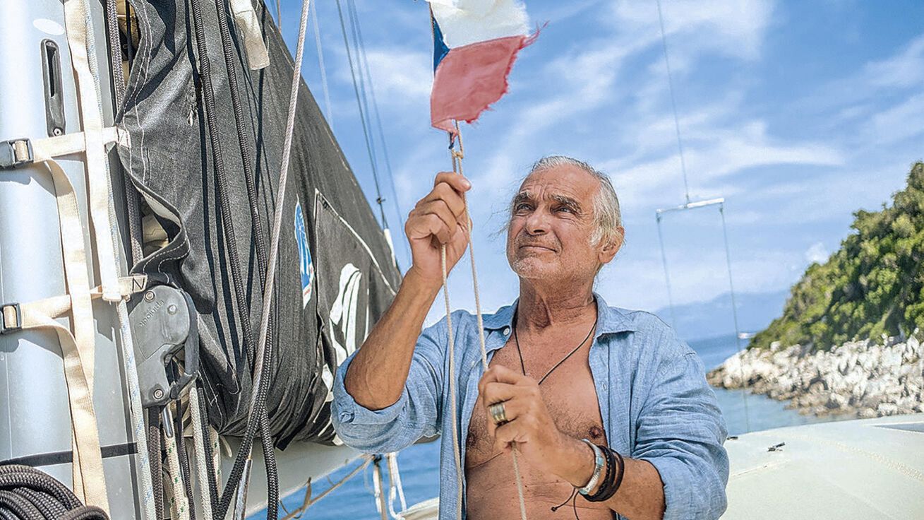 image:Image Odlehčená komedie stojí na „hláškách“, legračních situacích a hercích (na snímku Oldřich Kaiser).