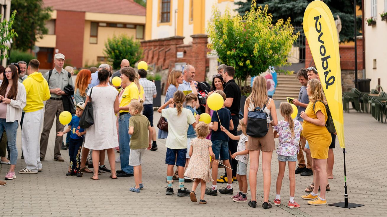 image:Image V komunálních volbách se o přízeň voličů uchází 11011 lidoveckých kandidátů.