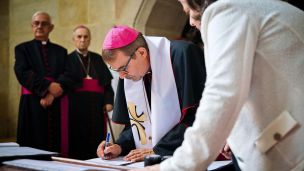image:Image Proces svatořečení Hroznaty míří do Říma