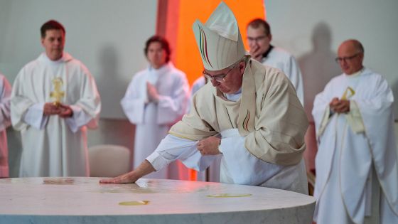 image:Image Svěcení nového oltáře.
