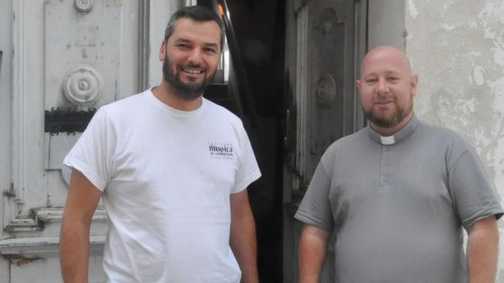 image:Image P. Martin Brácha a P. Pavel Němec (v bílém tričku) se v pastoraci doplňují a chtějí tvořit jeden tým.