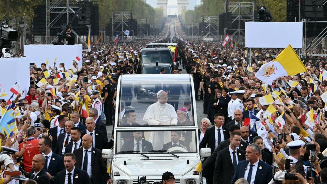 image:Image Papež oslovil Francii i Evropu