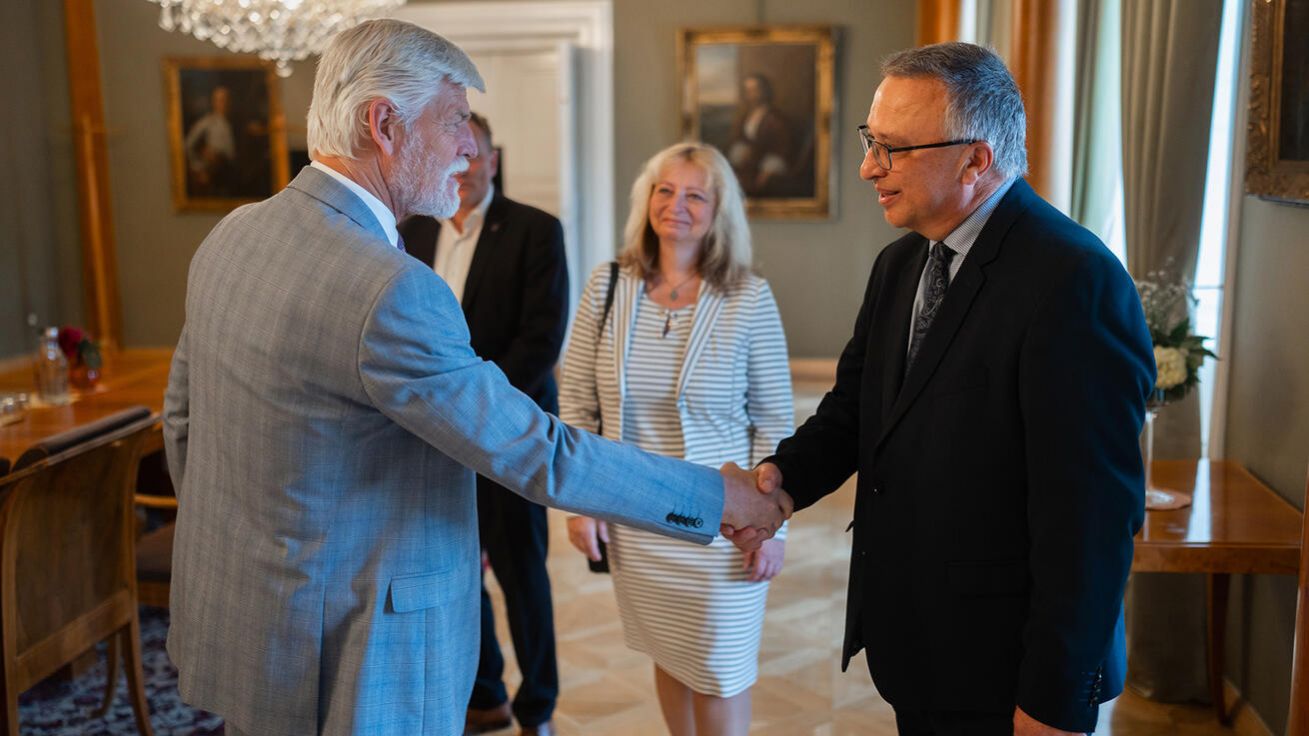 image:Image Setkávat se s politiky. I to je součást práce šéfa Asociace hospiců Roberta Huneše.