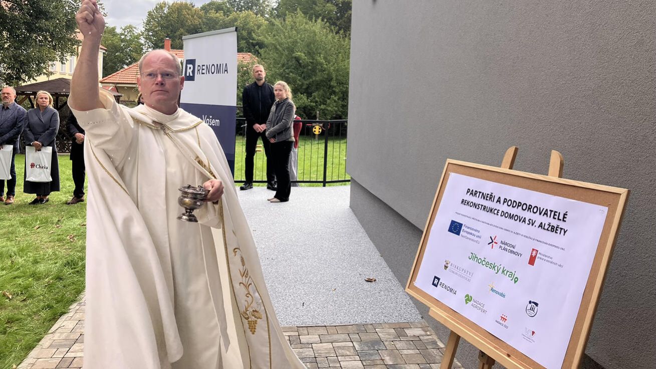 image:Image Slavnostní otevření azylového domu ve Veselíčku.