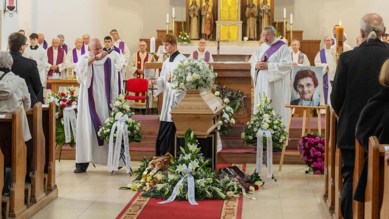 image:Image Pohřební mši svatou celebroval P. Jan Hanák.
