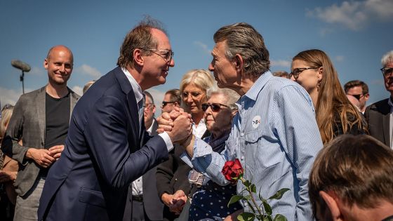 image:Image Nick Winton, syn sira Nicholase Wintona (vpravo), a německý spolkový ministr vnitra Alexander Dobrindt na Pouti smíření, která se konala v rámci festivalu Meeting Brno. Ten byl letos terčem mnoha nenávistných útoků kvůli účasti potomků sudetských Němců.