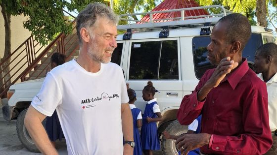image:Image Rozhovory s místními obyvateli a návštěva školy na Haiti.