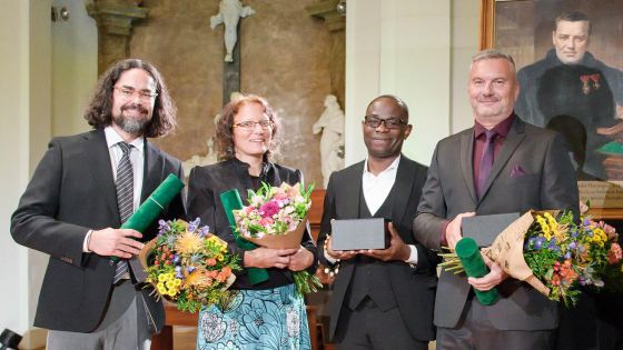 image:Image Ceny Celestýna Opitze převzali zleva Tomáš Studeník, Jana Škubalová, Cédric Ouanekponé a Petr Šůcha.
